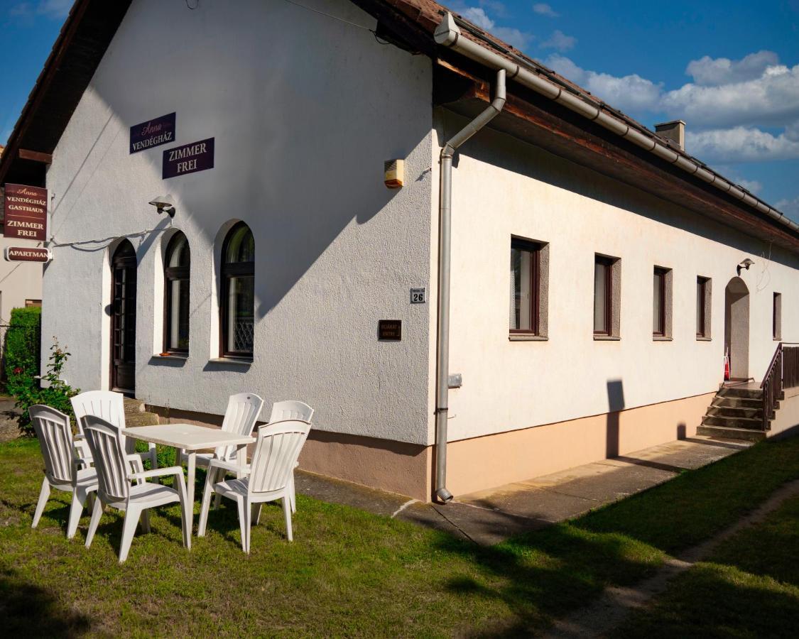 Hotel Anna vendégház Balatonakali Exterior foto